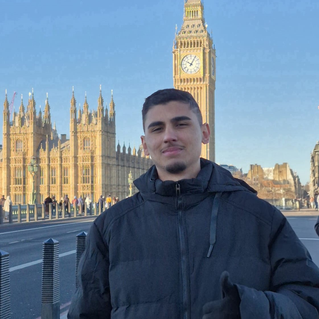 Vitor Brumatti em Londres, com o Big Ben ao fundo